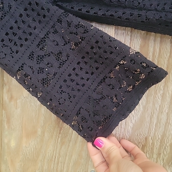 Loft Black Lace Elbow Sleeve Top Size Small - Picture 4 of 6